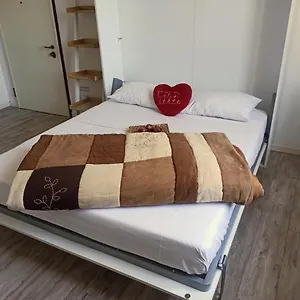 https://la-rosa-del-centro.it-lombardy.com